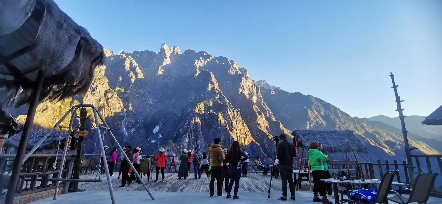 Tiger Leaping Gorge Trekking in the Canyon