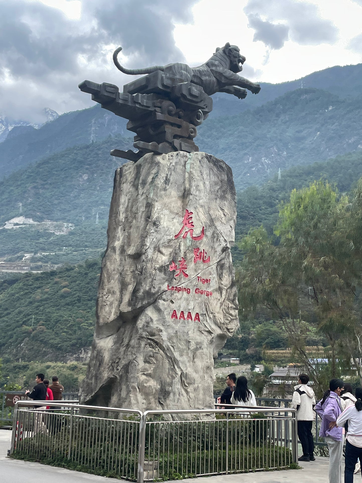 Tiger Leaping Gorge Trekking in the Canyon