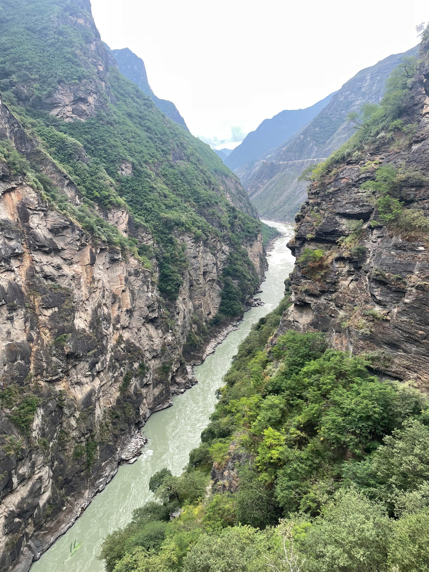 Tiger Leaping Gorge Trekking in the Canyon
